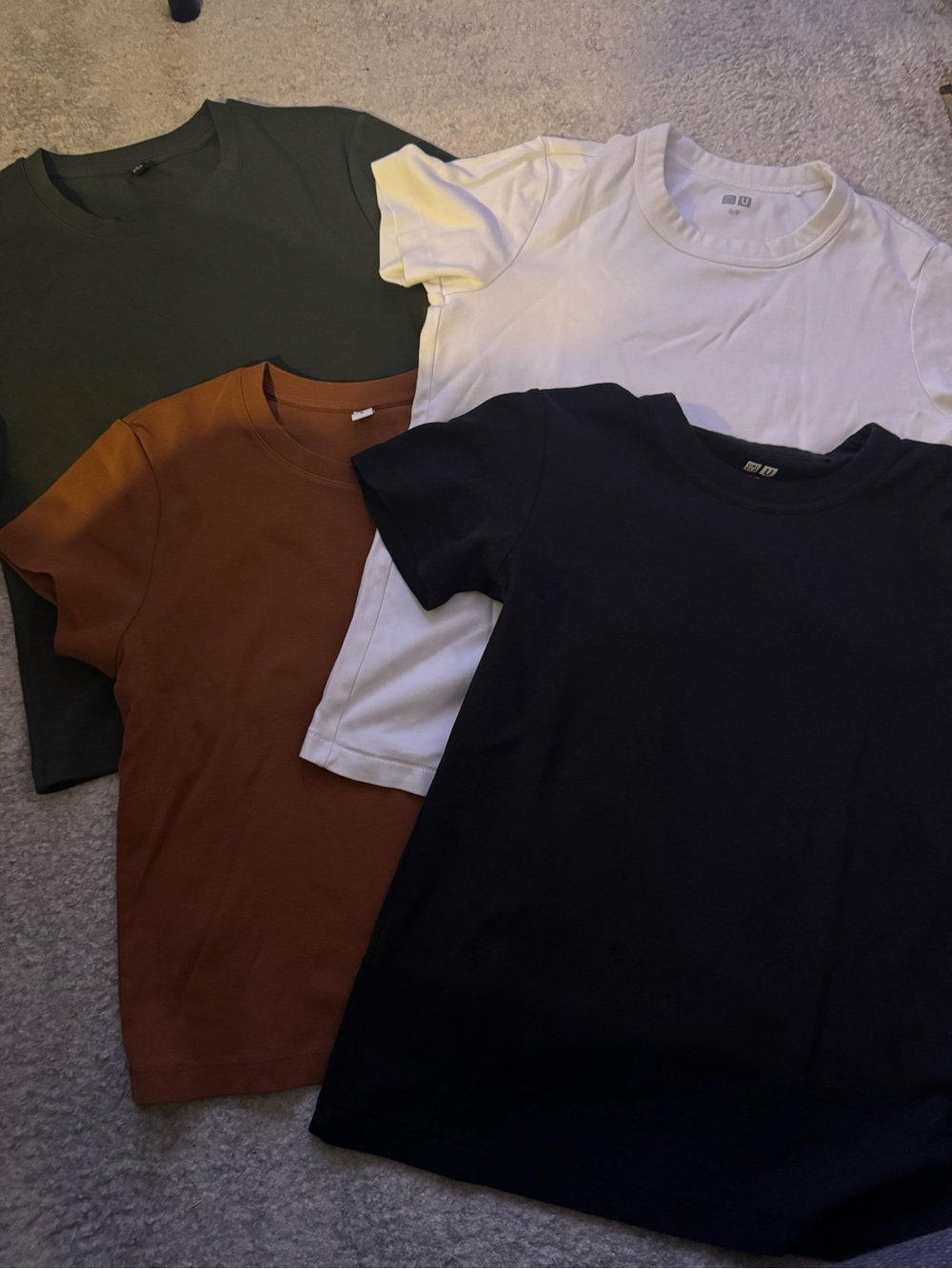 4 pcs. Uniqlo shirt